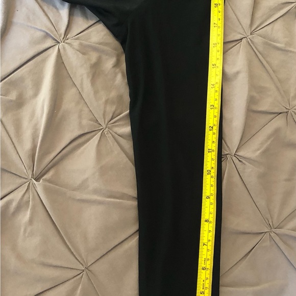 Black mesh crop top - Picture 4 of 4